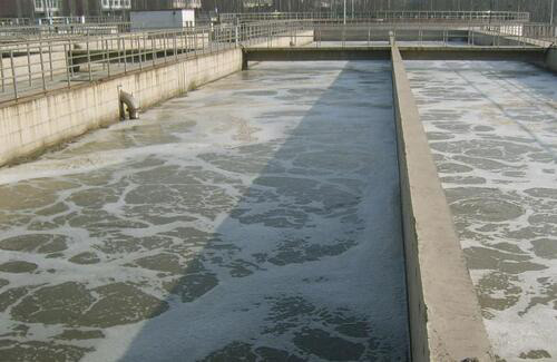 污水處理曝氣池起泡原因分析與處理方法