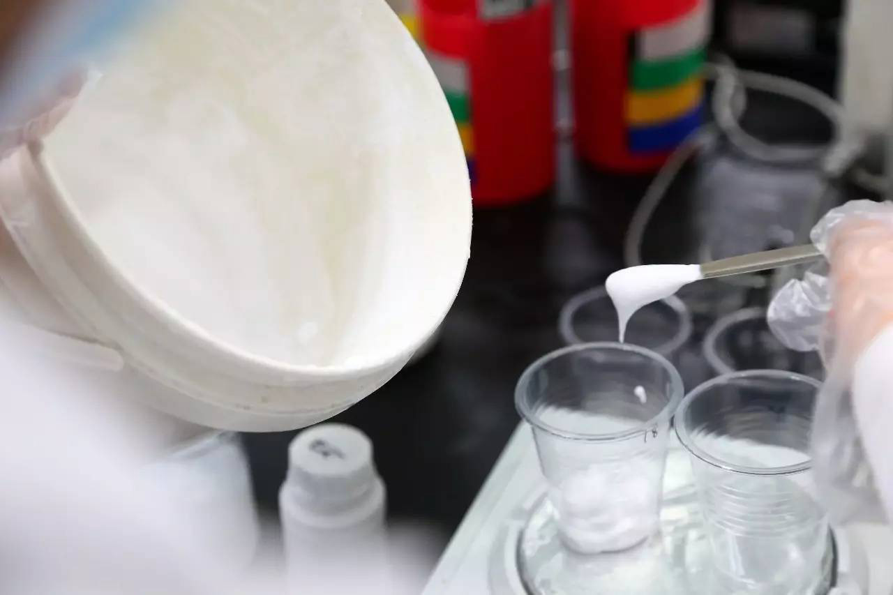 涂層打磨起泡不懼怕，中聯(lián)邦助磨劑用消泡劑來拯救