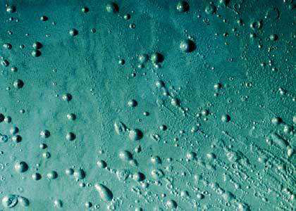 中聯邦教你如何使用涂料消泡劑，告別涂料行業的泡沫問題。