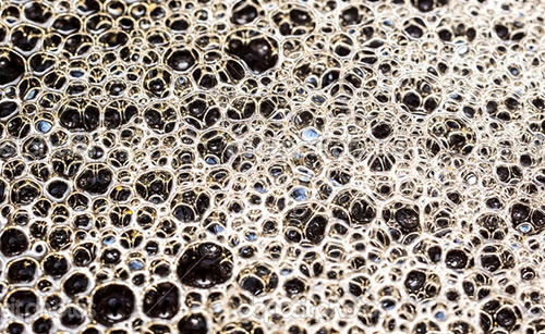 原油中產(chǎn)生的泡沫