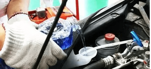 玻璃水消泡劑在汽車行業里應用 玻璃水消泡劑在汽車行業里應用